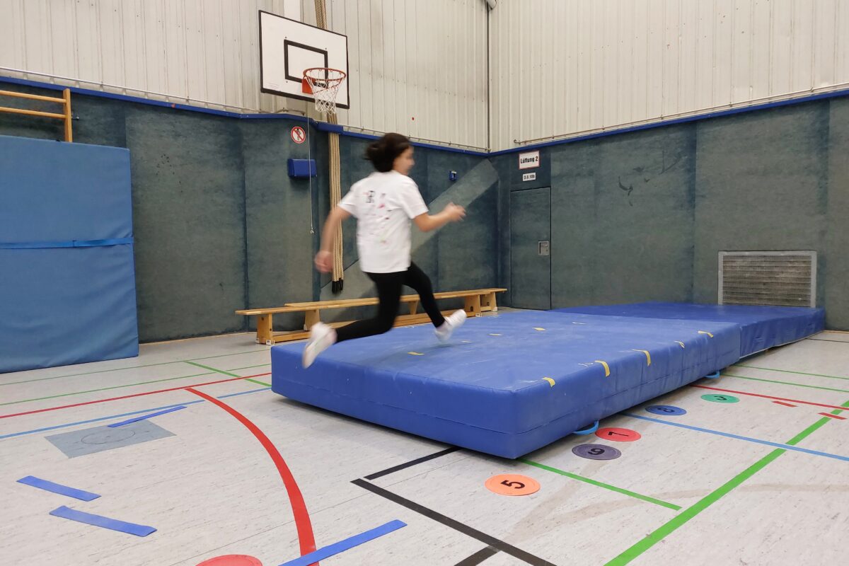 Weitsprung bei der Spielleichtathletik 2026